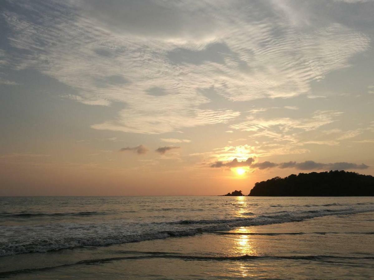 Lucky Resort Koh Phayam Exterior photo
